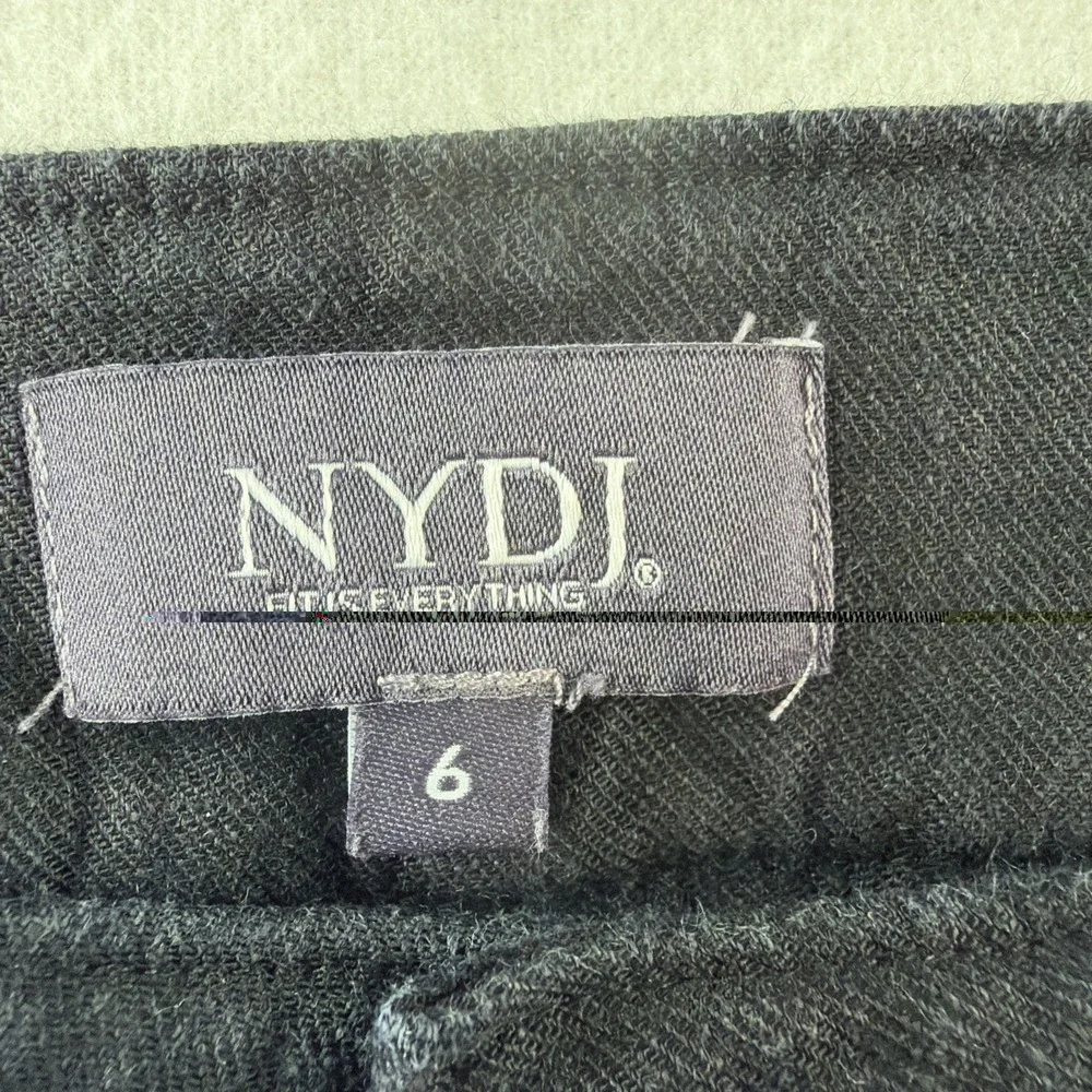 NYDJ Women's Shorts Size 6 Black Linen Blend Stretch Bermuda Walking